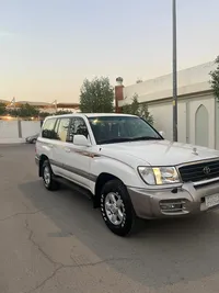 Xpeng ‏G9 ‏2000