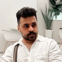 أنس القطب