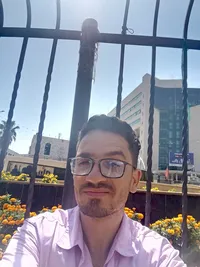 احمد  اشتيوي 