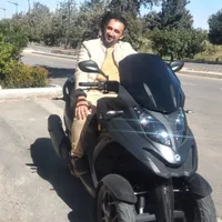 المومني