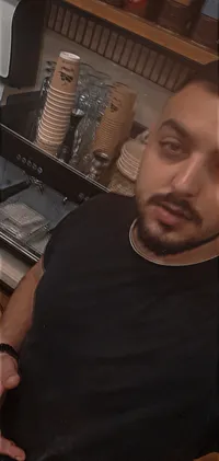 عمر  الخطيب