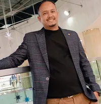 اياد مقبل