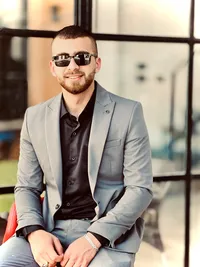 عزالدين  ابو الجدايل