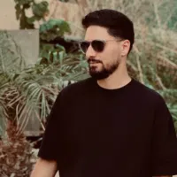 ثائر
