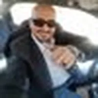 مطلوب فتياة تقديم طعام وشراب برموشن