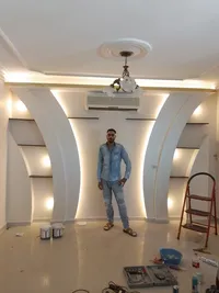 مصطفى السائح