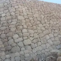 بناء سناسل وشيك وحفريات وبيوت ريفية
