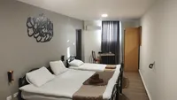 فندق و مطعم