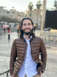 علي 