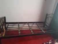 تخت مستعمل للبيع في الأردن : سرير تخت مفرد للبيع : تخت ابيض مفرد | السوق  المفتوح