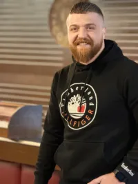 مدحت  ابوشريفه