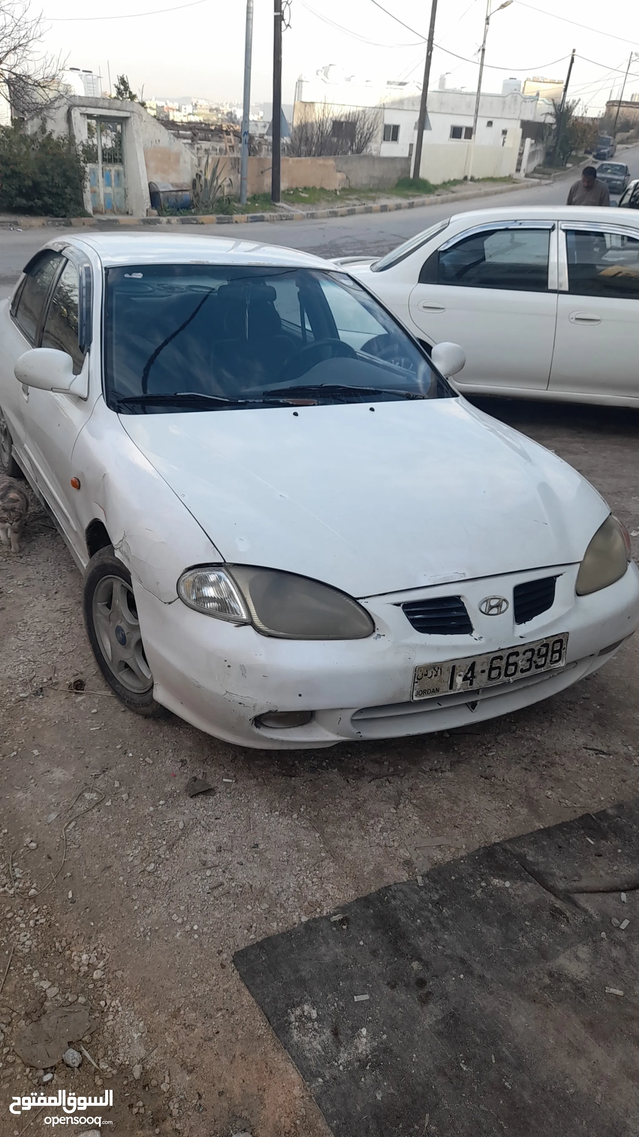 Hyundai accent 1998 sale stripping for spares