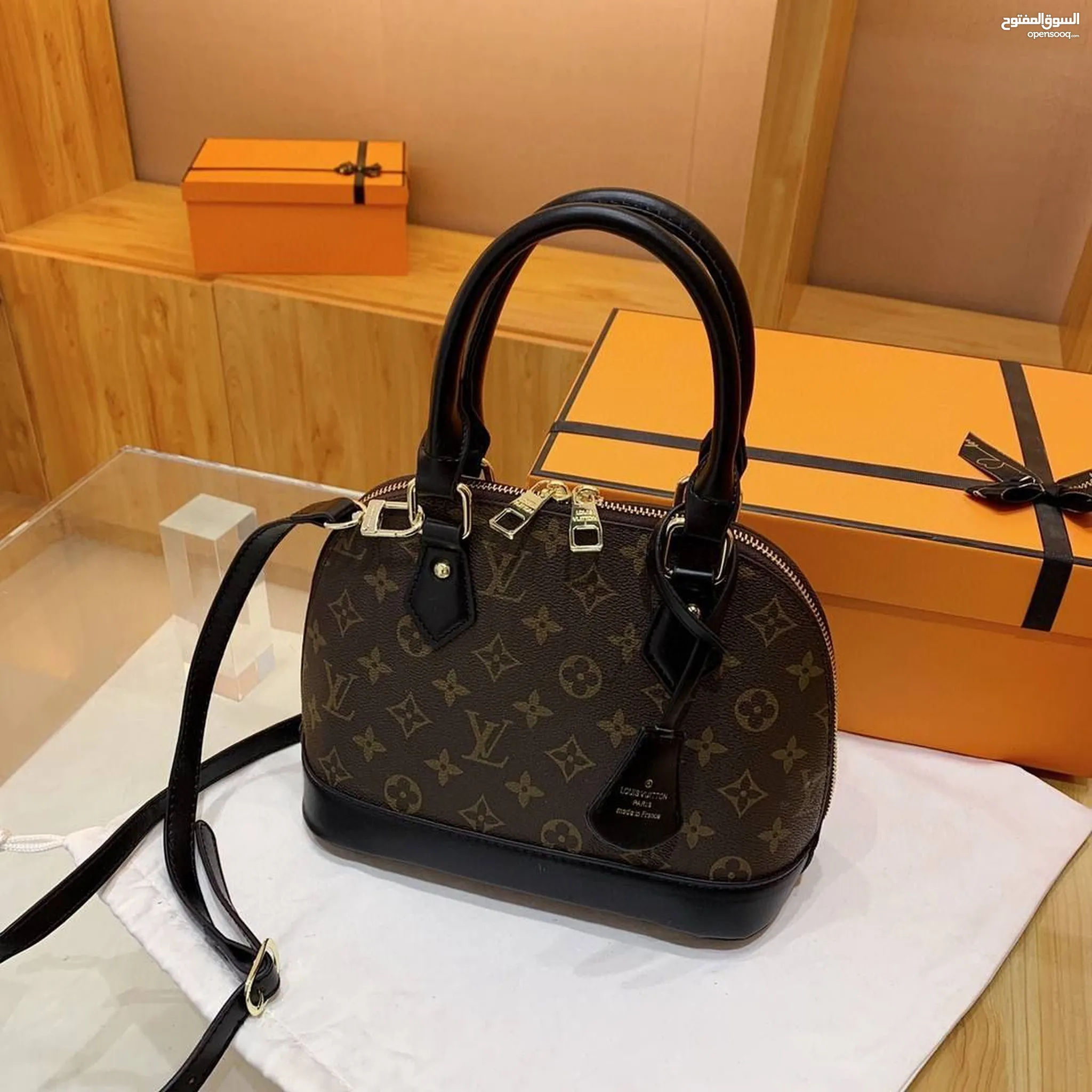 حقائب لويس فيتون نسائية للبيع في الإمارات - شنط نسائية : حقيبة يد نسائية,  ظهر: أفضل سعر