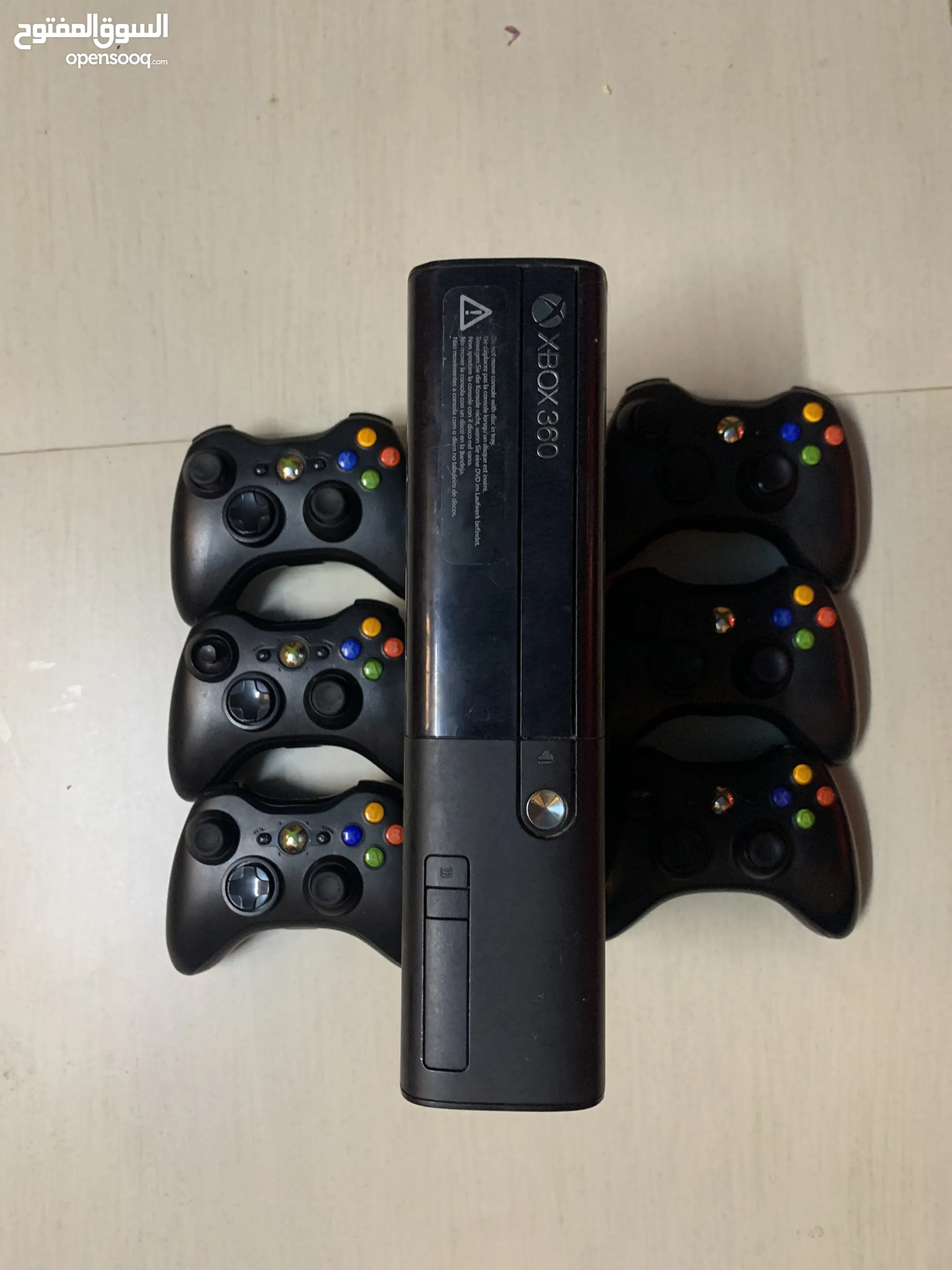 vendo Xbox 360 desbloqueado impecável 300$ - Hobbies e coleções - Vila São  Tiago, Piraquara 1247668031