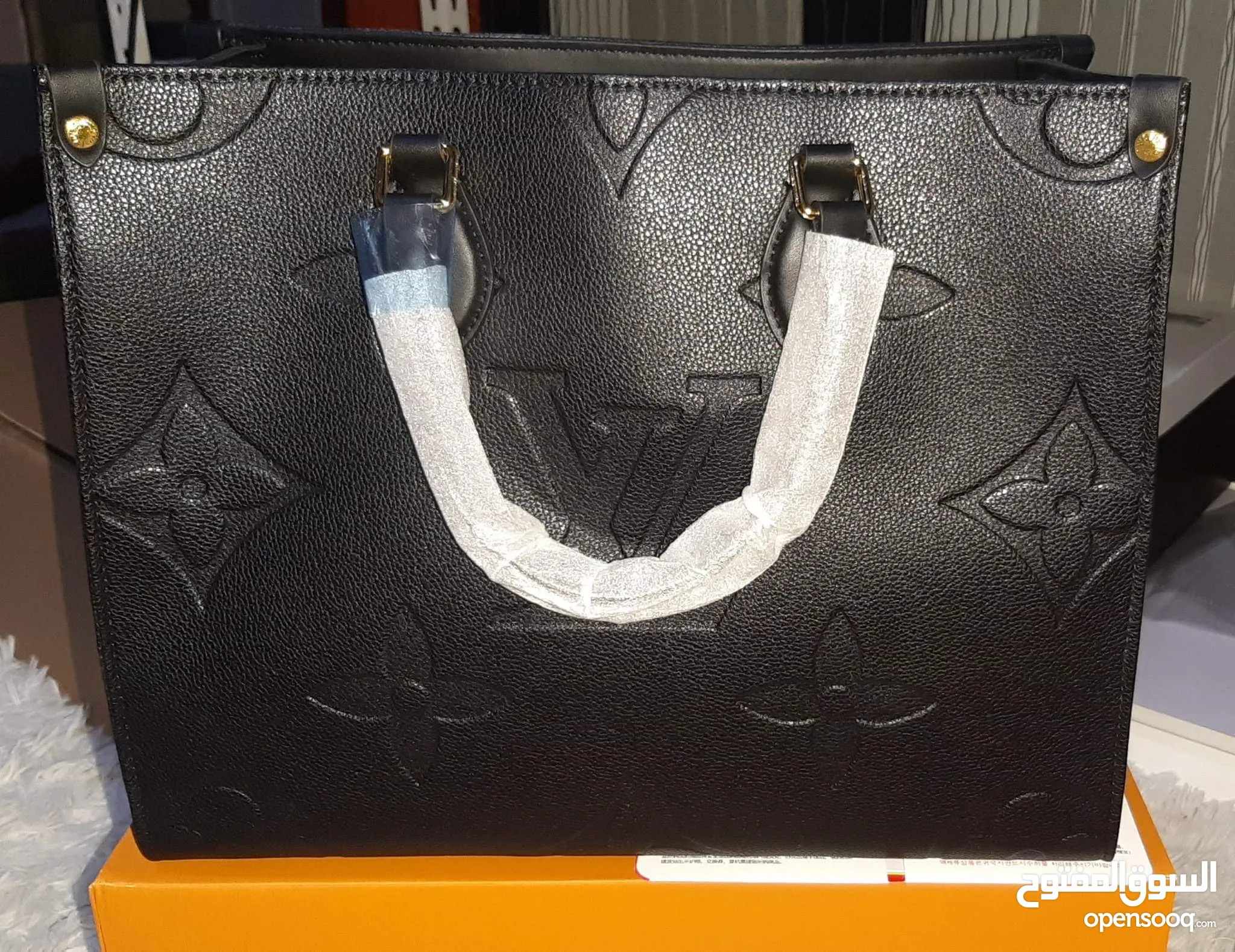حقائب لويس فيتون نسائية للبيع في دبي - شنط نسائية : حقيبة يد نسائية, ظهر:  أفضل سعر