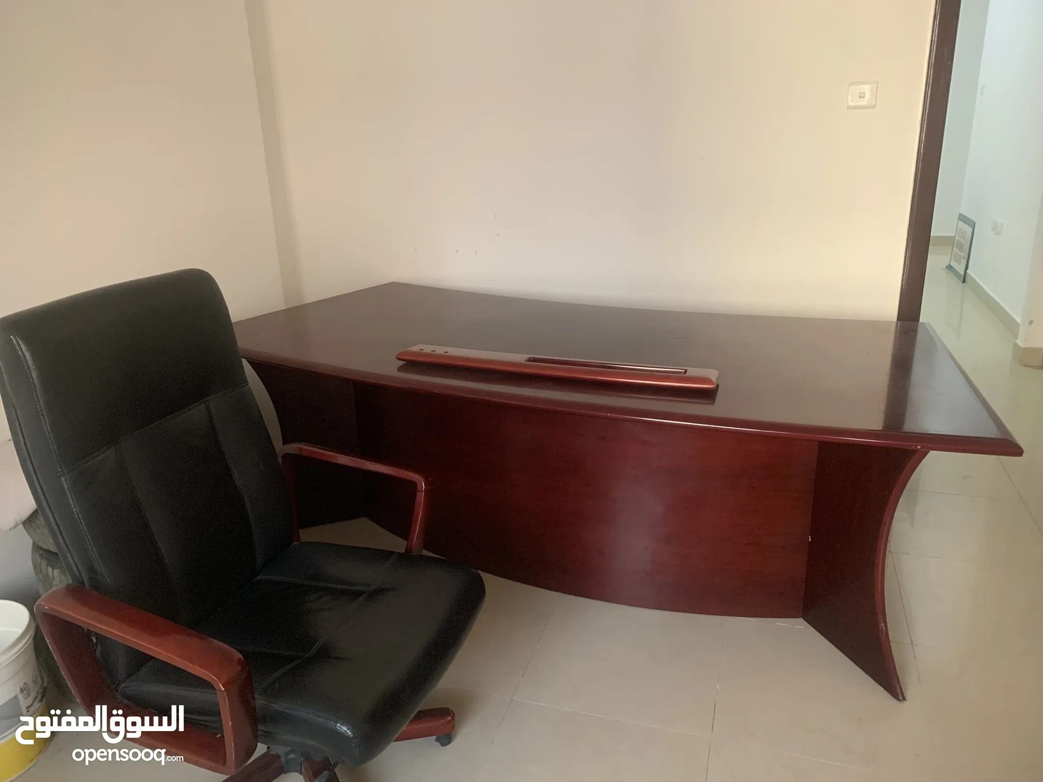 اثاث مكاتب للبيع : اثاث مكتبي : طاولات وكراسي : ارخص الاسعار في عجمان |  السوق المفتوح