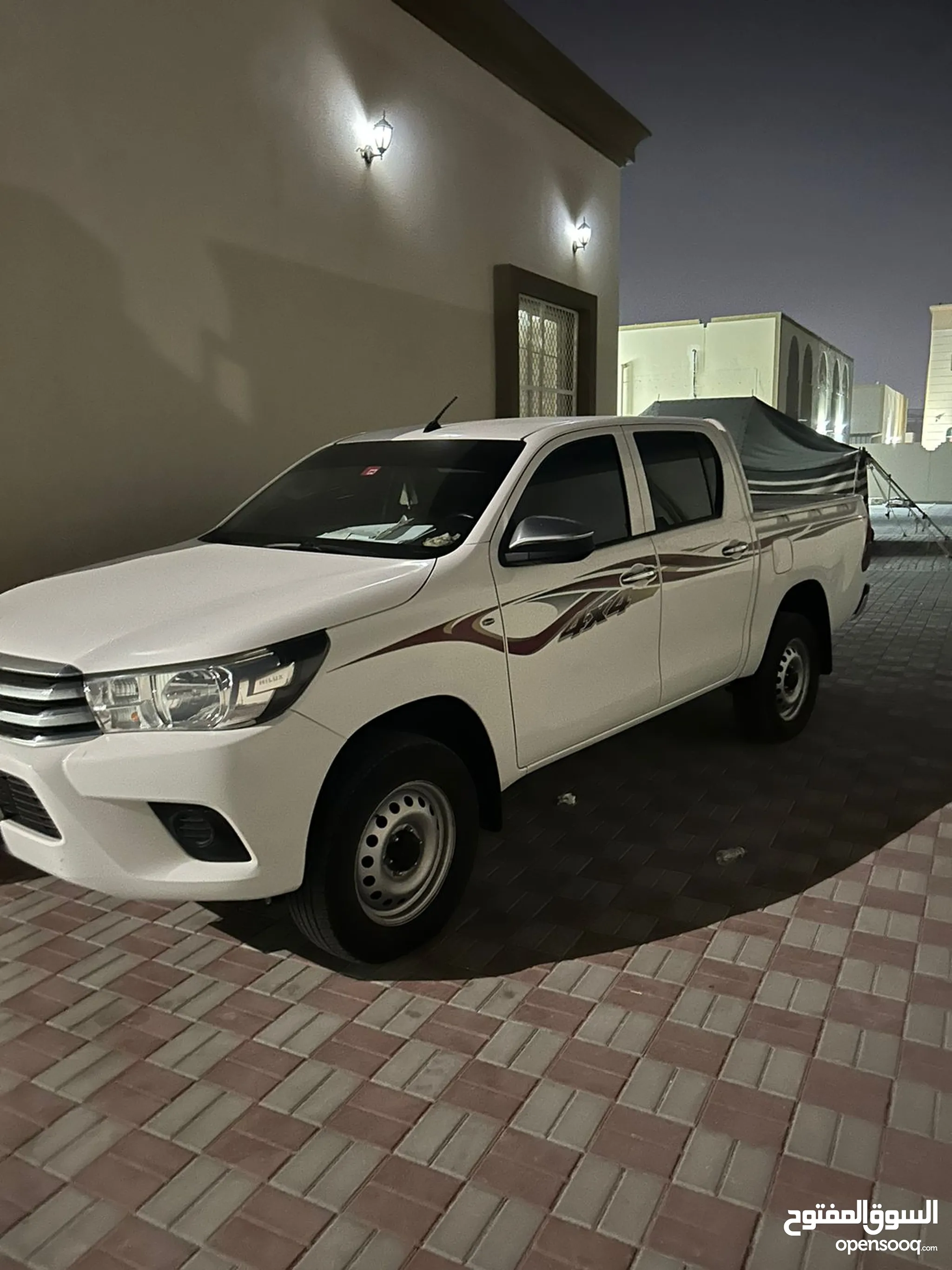 تويوتا هيلوكس للبيع في أبو ظبي : مستعملة وجديدة : تويوتا هيلوكس بارخص سعر |  السوق المفتوح