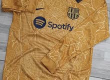 قميص برشلونة الذهبي 2023