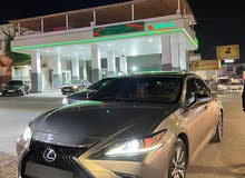 Lexus es300h 2019  Fully loaded  4 jayyed