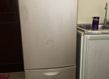 fridge in good condition ، ثلاجة ب حالة جيده للبيع العاجل