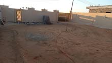 ارض سكنية للبيع في سور سعود يوجد فيها ملحق