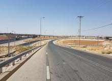 الطنيب - السكة الغربي - 610م بجانب جامعة الاسراء على شارع المطار مباشرة. الطنيب - السكة الغربي - 610م بجانب جامعة الاسراء على شارع المطار مباشرة.