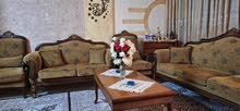طقم غرفة جلوس كنبايات خشب زان 9 مقاعد بحالة جيدة جدا