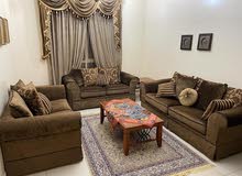 طقم كنب للبيع مع بردايه طقم كنب للبيع مع بردايه