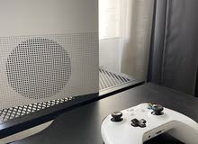 Xbox one for sale with all of it things - asking price 700