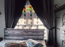 [2‏/5، 1:33 م] ابي الغالي: غرفه نوم سرير عريض وفرش خارجي بيرنجات بالمشمعات لم تستخدم