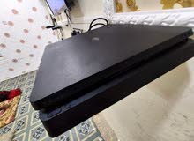 ps4 نضيف مع الجوستك والكارتونه ps4 نضيف مع الجوستك والكارتونه
