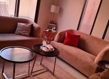 كنب 2 قطعه وثلاث طاولات للبيع كنب 2 قطعه وثلاث طاولات للبيع
