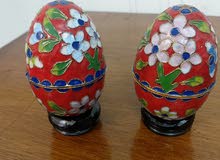 Old cloisonné eggs in good condition.