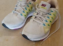 athletic shoe athletic shoe