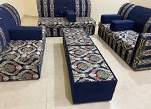 جلسة كراسي جميله مع طاولتين وستاره جلسة كراسي جميله مع طاولتين وستاره