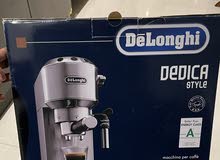 ماكينة قهوة DeLonghi Dedica Style - Condition as New