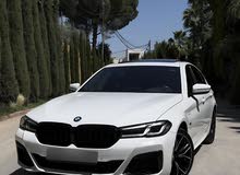 bmw 530e للبيع  موديل 2022 كلين تايتل       حره جمرك جديد فحص كامل