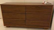 طاولة مكونة من 6 أدراج. A Table with 6 drawers طاولة مكونة من 6 أدراج. A Table with 6 drawers