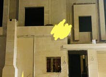 فله للبيع 360 حي الرمال درج داخلي وشقتين شارع 15قريبه من شارع وادي الساحل فله للبيع 360 حي الرمال درج داخلي وشقتين شارع 15قريبه من شارع وادي الساحل