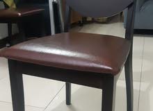 ROUND DINING TABLE WITH FOUR CUSHIONED CHAIR ROUND DINING TABLE WITH FOUR CUSHIONED CHAIR