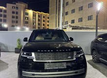 الصقر الأسود لتأجير السيارات يتوفر لدينا رنج روفر فوج 2023 Range Rover Vogue للإيجار ب أفضل الأسعار.