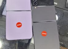 Samsung Z flip 4 256GB    بسعر مميز بحالة الجديد