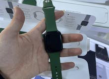 ساعة ابل الاصدار السابع مستخدمة بحالة الجديد معها كرتونتها وكامل اغراضها..بطارية ‎%‎100 لون اخضر