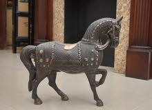 حصان فارسي من البرونز مشغول يدوي  وقديمه جدا تحفه وزنه 10كيلو