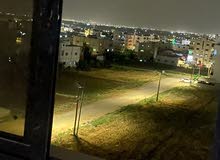 شقه مميزه طابق الثالث اخير  لا يوجد تسويه للبيع اربد - الصريح -خلف قصر السعدي  منطقه هادئه