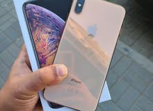 عرض خاص : iPhone xs max 64gb هاتف نظيف بدون اي شموخ أموره مره طيبه مع ملحقاته و ضمان بأقل سعر