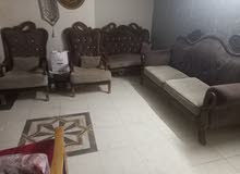 طقم كنب بحال الوكاله يتكون من 8 مقاعد لايوجد كسر ولاخدش البيع لدواعي السفر والتواصل عبر الوتس اب