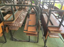 مقاعد بحالة جيدة مقاعد بحالة جيدة