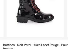 bottines noir verni avec lacet rouge bottines noir verni avec lacet rouge