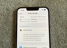 Iphone 13 pro 256GB battery health 80% مع7كفرات و سماعات سلك و الكرتون من دون شحن